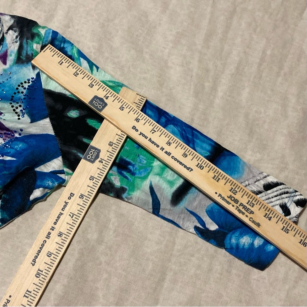 Onque‎ Casuals Bedazzled Blue Graphic 3/4 Sleeve Blouse - Picture 3 of 9